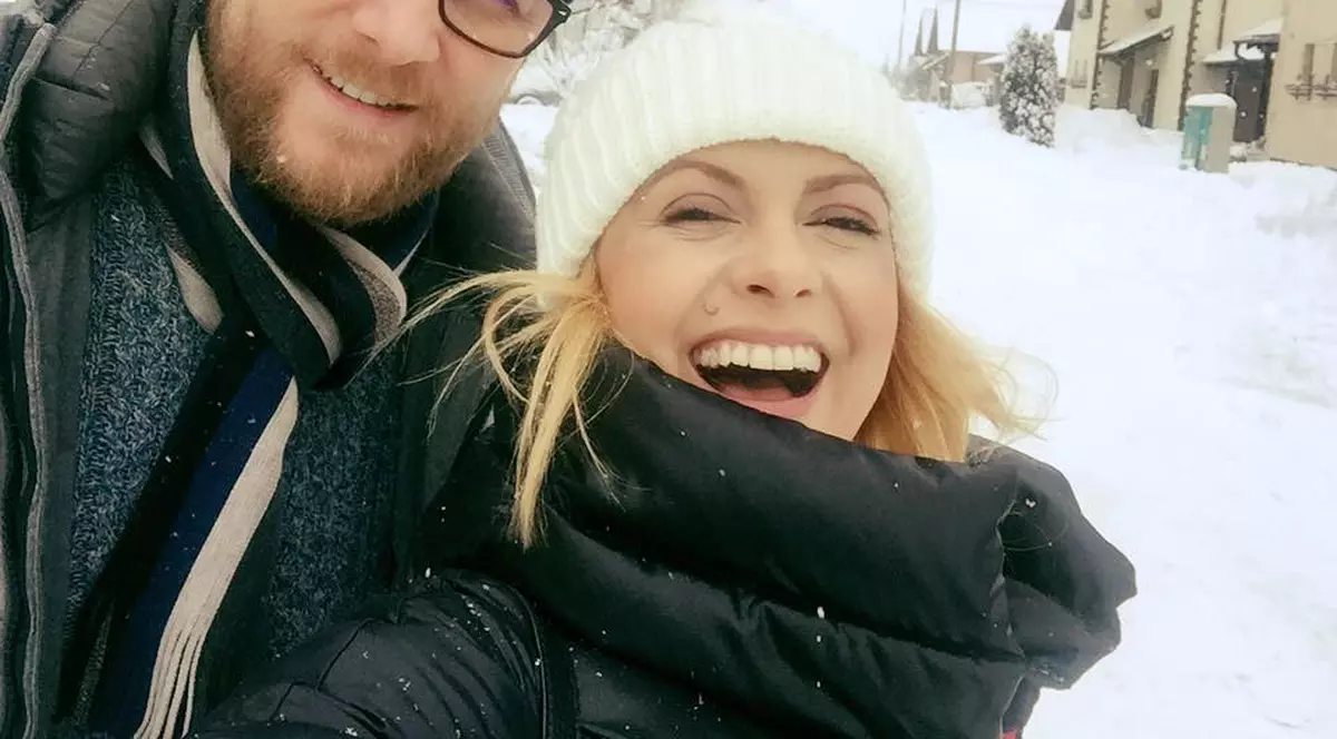 Nașii fetiței Simonei Gherghe vor fi doi prieteni apropiați ai cuplului