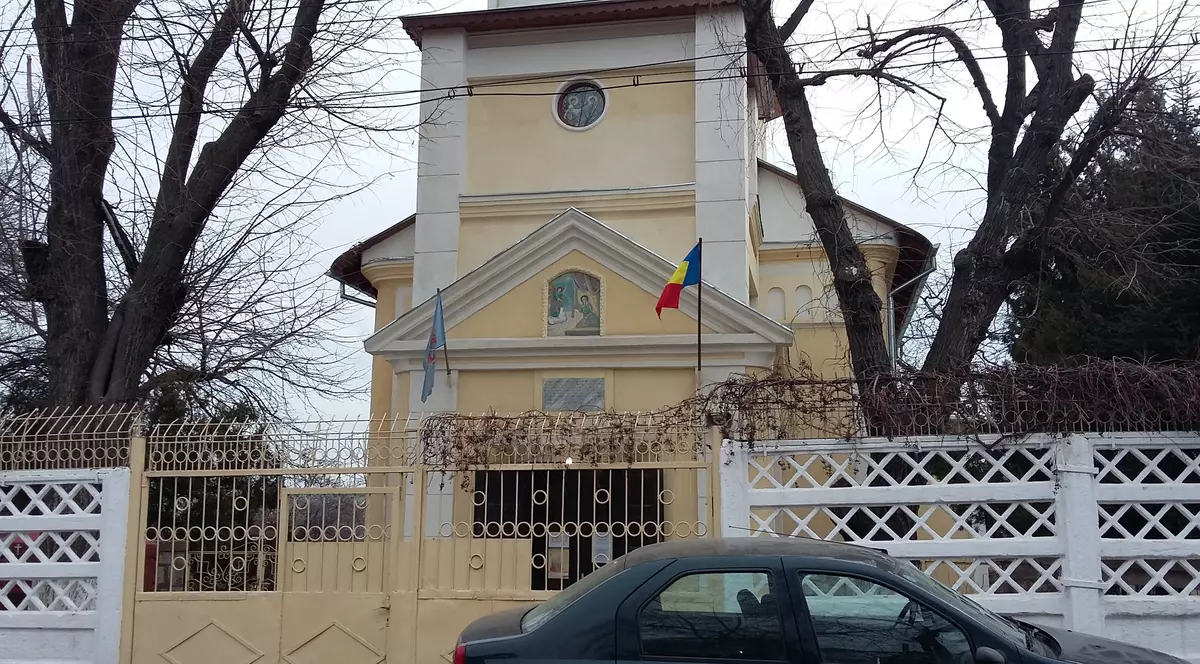 Au spart biserica și au furat...70 de lei