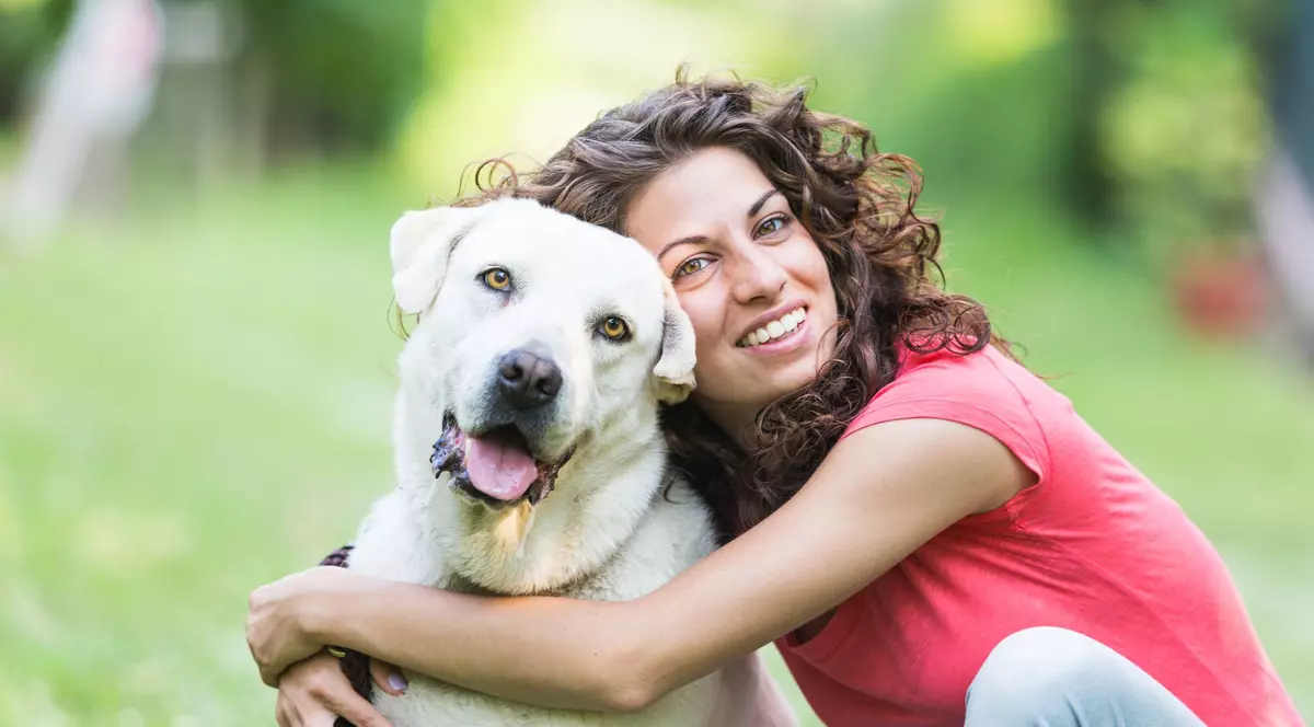 cum îți botezi cățelul