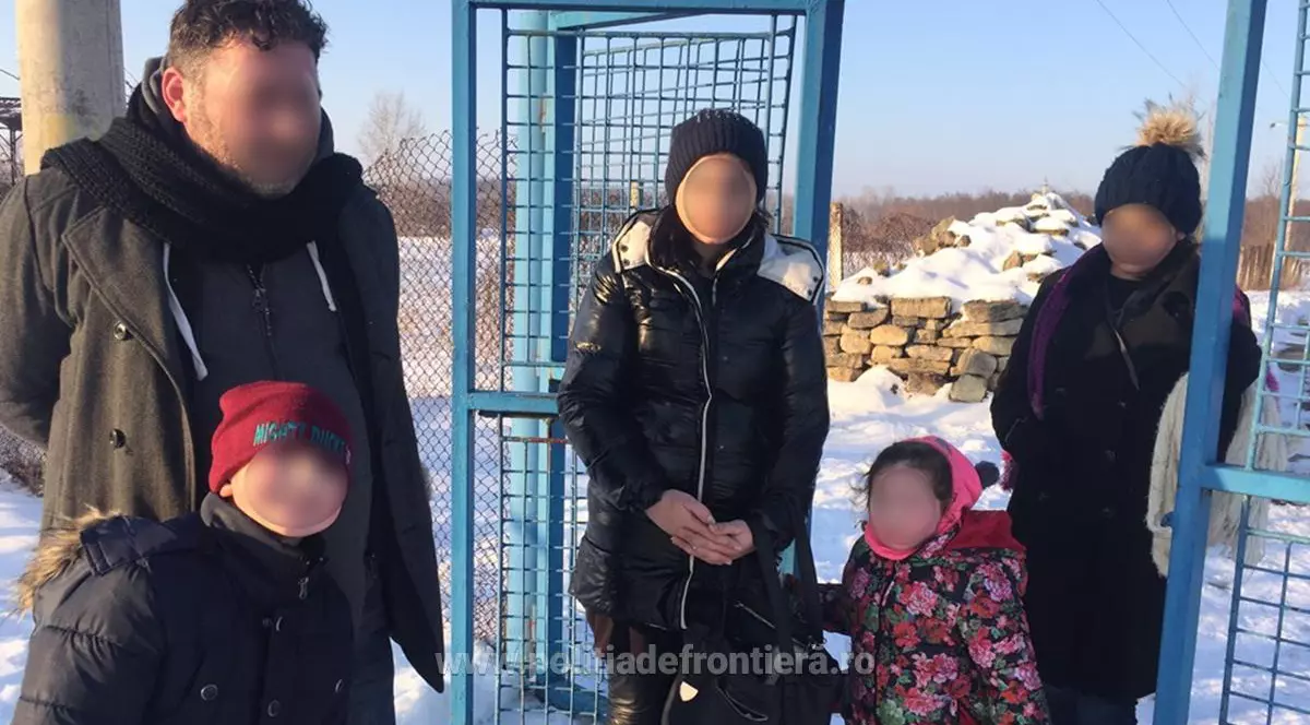 Au trecut granița ilegal, la pas, pe Prutul înghețat