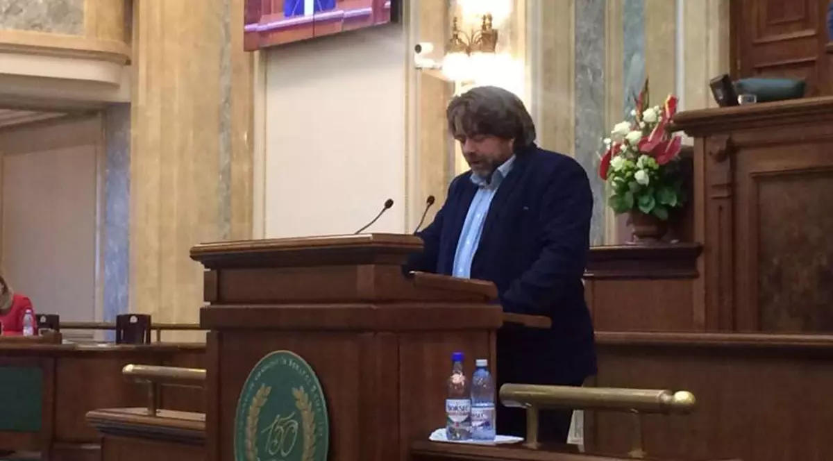 Un senator USR, nemulțumit că în Parlament se lucrează doar două zile
