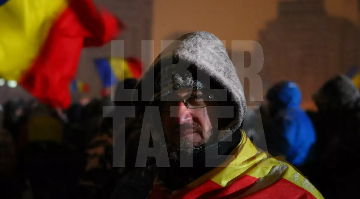 UPDATE. A 9-a zi de proteste în Capitală s-a încheiat. Iohannis a ieșit în întâmpinarea manifestanților la Cotroceni / GALERIE FOTO