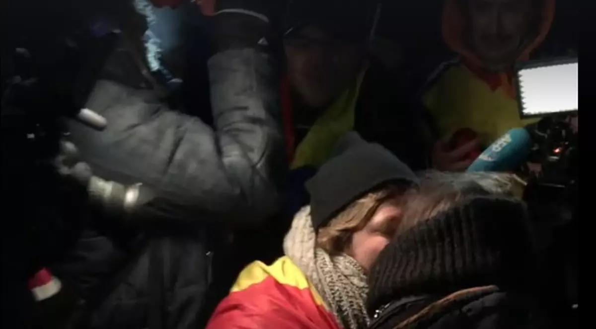 Cerere în căsătorie la protestul din Piața Victoriei. Declarația de dragoste, rostită la portavoce