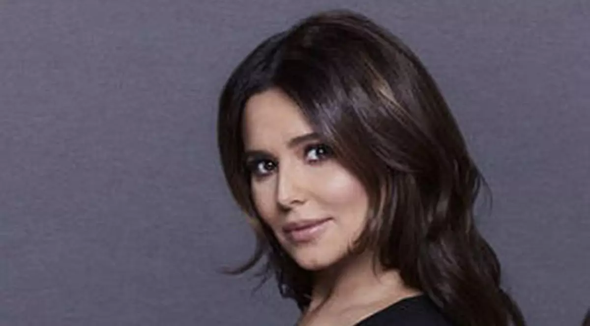 Cheryl Cole, la o ședință foto în care își arată mândră burtica de gravidă