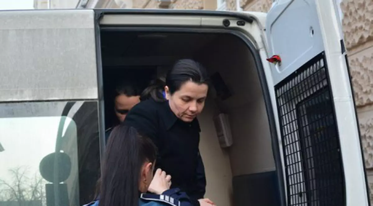 Şefa Departamentului de Medicină Dentară a Facultăţii de Medicină din Oradea, arestată pentru 30 de zile