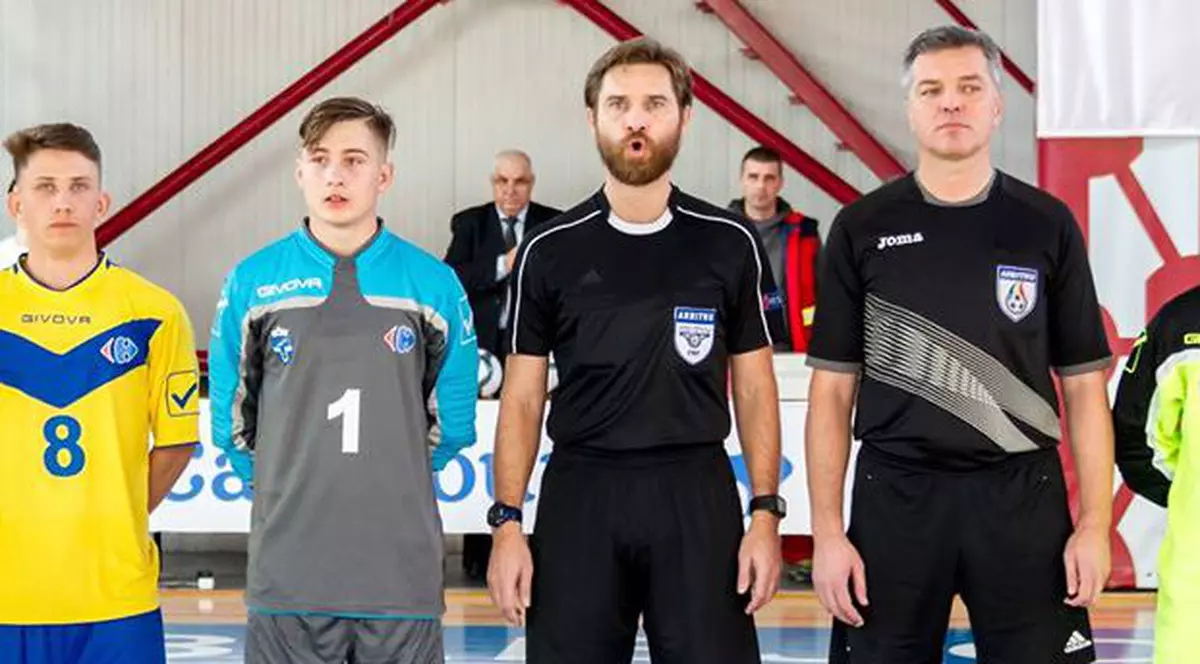 Arbitrul Alexandru Tudor a cântat imnul la Cupa Liceelor prahovene