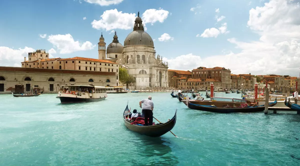 Primarul Veneției avertizează: "Cine strigă Allahu Akbar va fi împușcat"