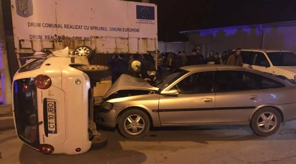 Accident în județul Constanța. Doi copii și mama lor au fost la un pas de moarte, după ce s-au răsturnat cu mașina