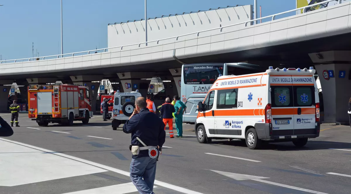 Trei romani au fost răniti grav intr-un accident rutier in Italia