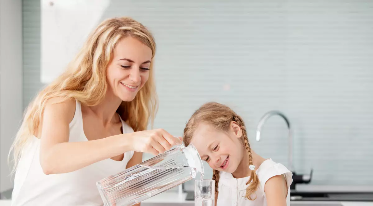 cata apa trebuie sa bem