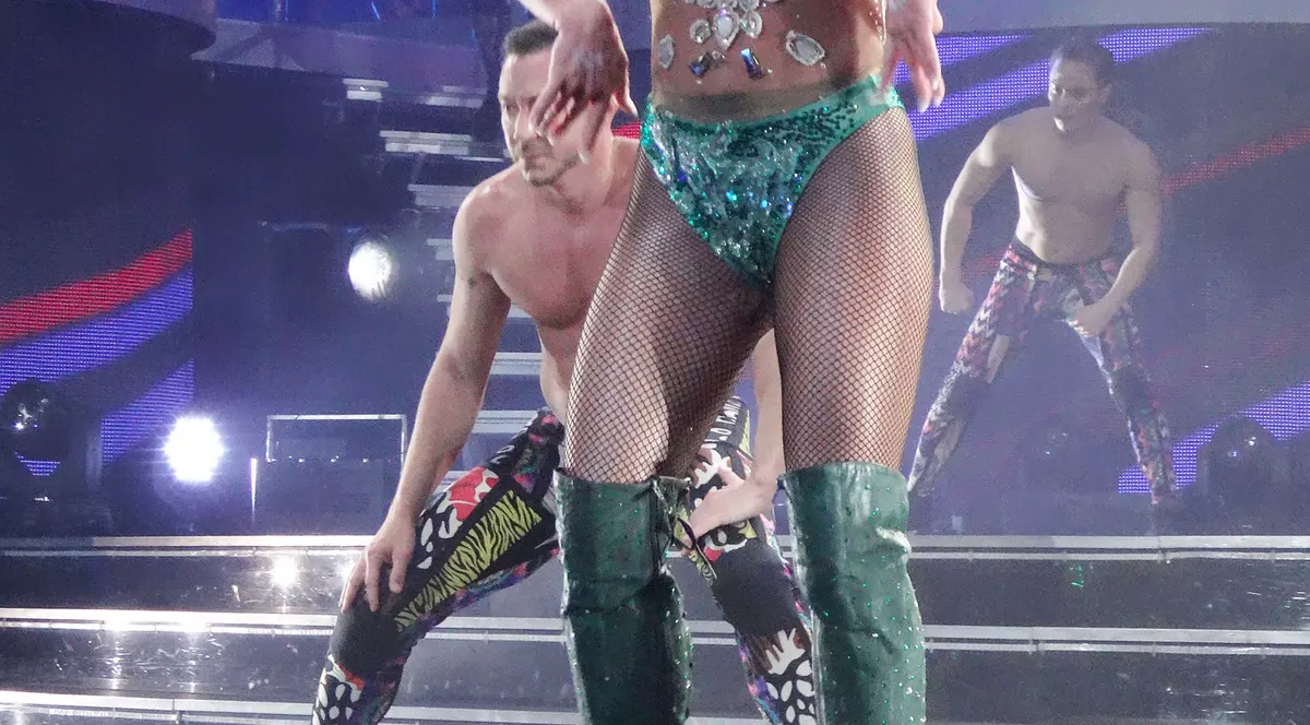 Britney SPears a cântat cu un sân dezgolit pe scena din LAs Vegas