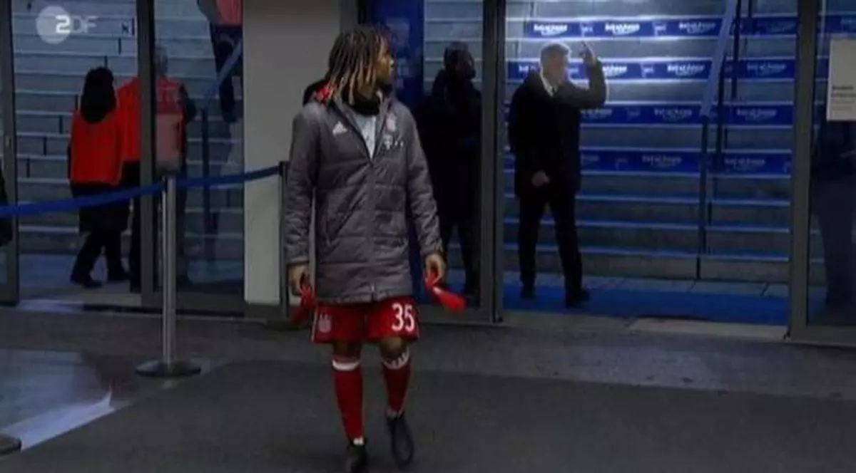 Carlo Ancelotti și degetul buclucaș