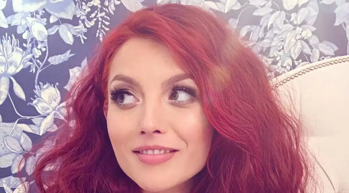 Elena Gheorghe, cu părul roz. fanii au reacționat imediat: "Nu. Schimbă!"