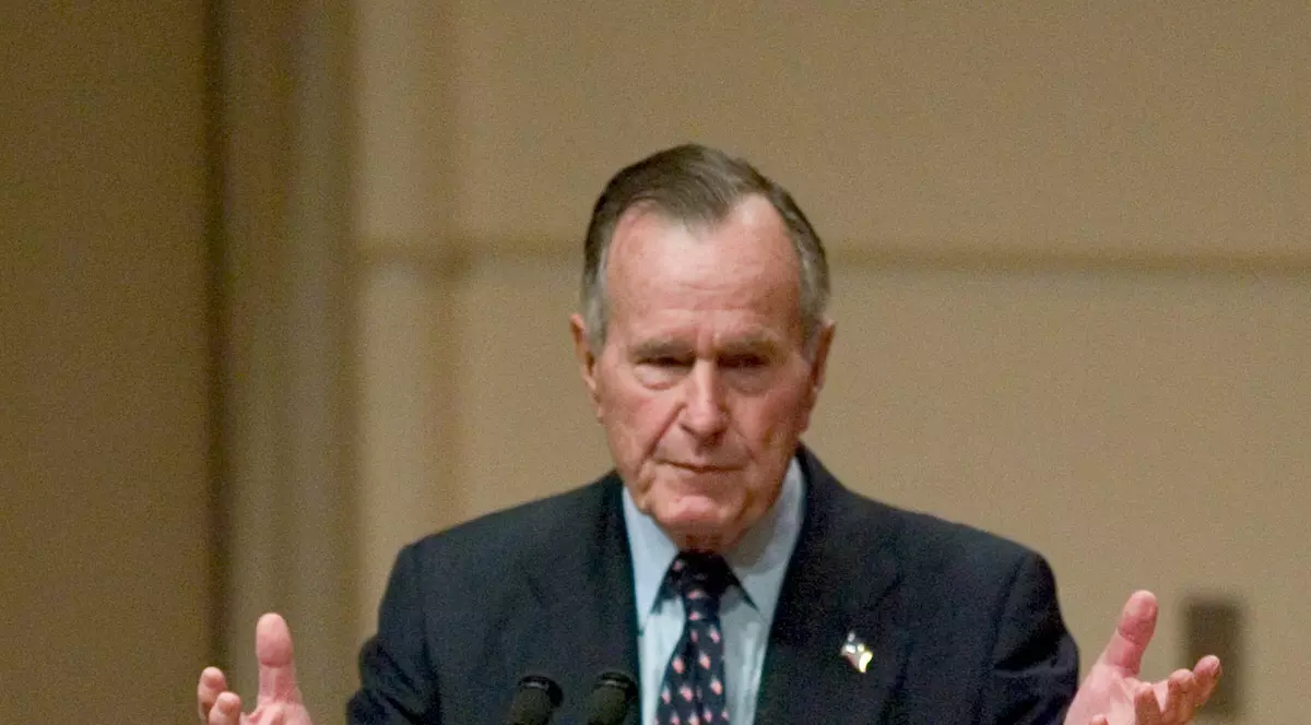 George H.W. Bush a murit
