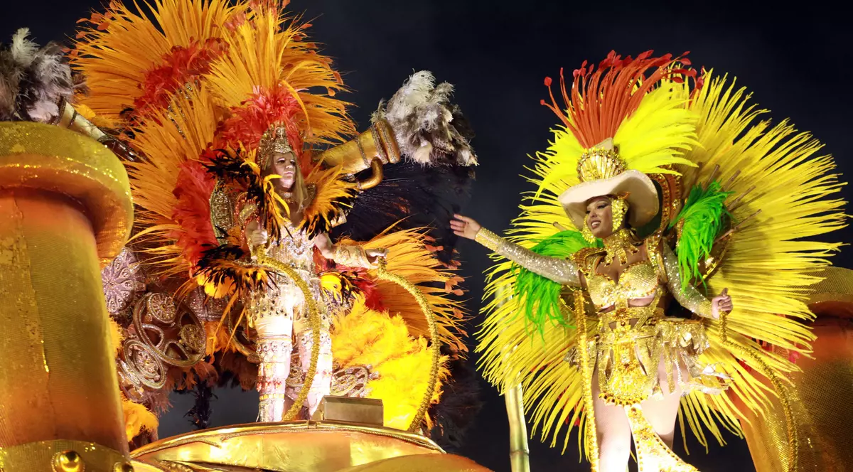 Începe Carnavalul de la Rio | Festivitățile au loc pe fondul crizei economice, dar și a violențelor