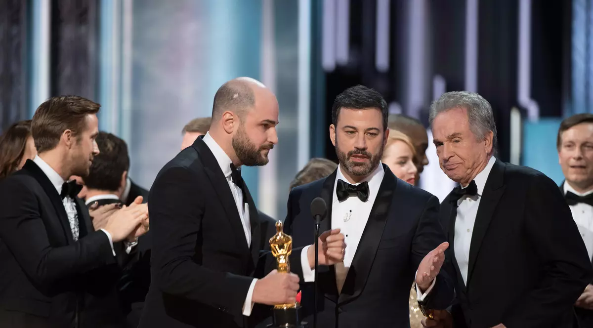 Gafa de la premiile Oscar nu este singura care rămâne în istorie. Cele mai cunoscute greșeli din timpul ceremoniilor