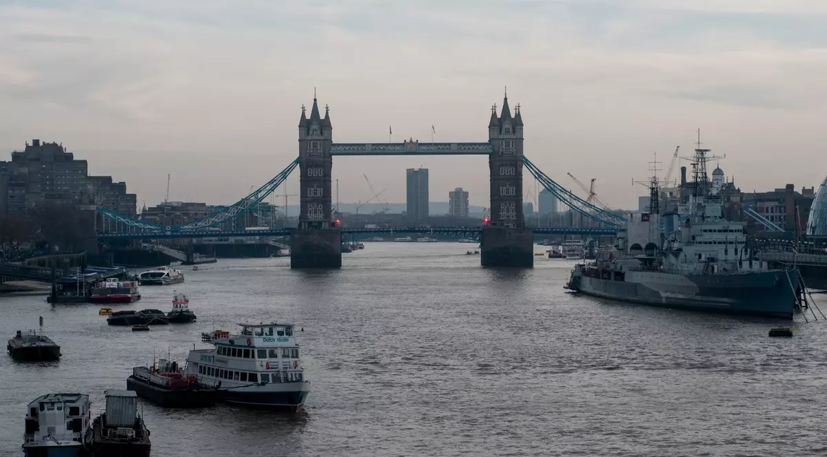 Chinezii au construit copia Tower Bridge. Este mai mare decât atracția din Londra