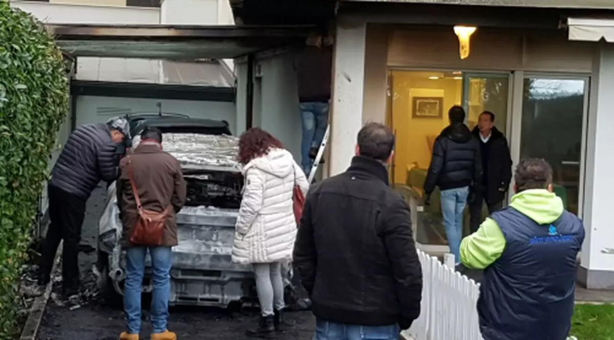 Două maşini ale preşedintelui clubului Pescara au fost incendiate