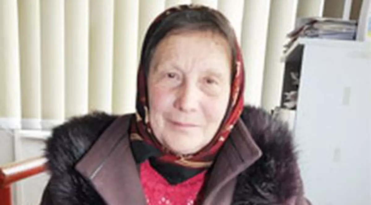 Vinde mărţişoare handmade pentru a ajuta o femeie bolnavă de cancer