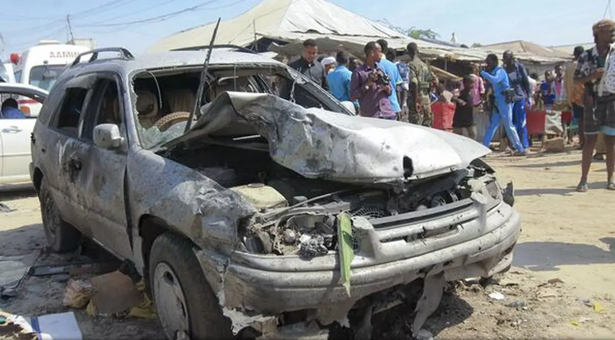 atac sinucigaș cu mașină-capcană