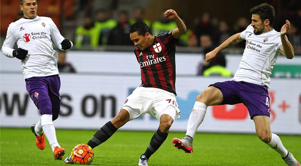 Milanezul Carlos Bacca, un pericol pentru poarta Fiorentinei