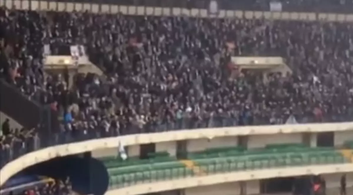 Românul Deian Boldor a fost martorul unui eveniment șocant: un fan a căzut din tribună