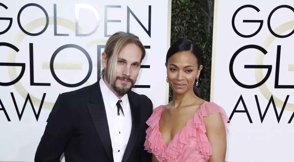 Zoe Saldana si soțul ei, Marco Perego, la Globurile de Aur, în luna ianuarie