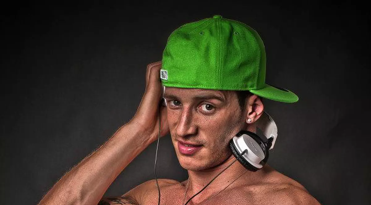 EXCLUSIV. Hoții l-au lăsat în... X-Factorul gol! Solist român prădat de conaționali în timp ce filma în Roma!