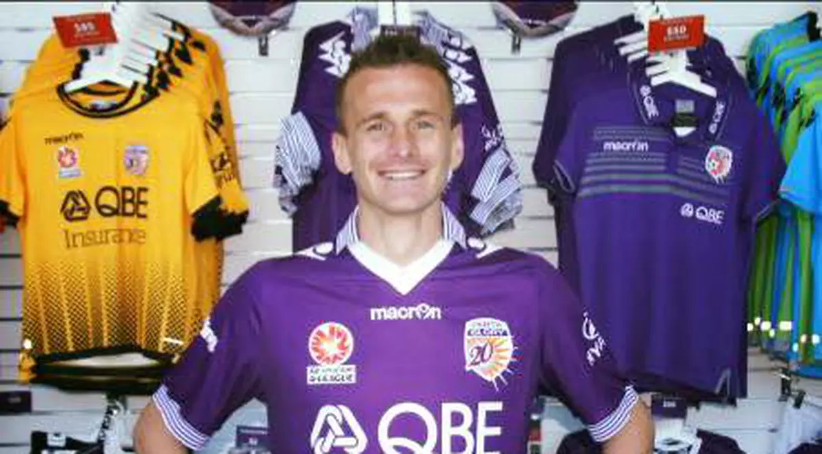 Lucian Goian a debutat cu autogol la Perth Glory