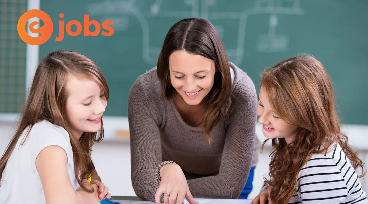 Îţi place să lucrezi alături de copii? Pe eJobs, gaseşti peste 600 de oferte în domeniul Educaţiei