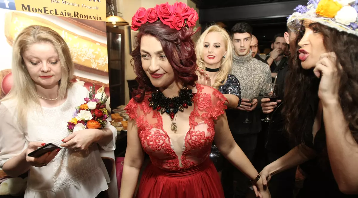 FOTO EXCLUSIV / Rona Hartner s-a dezlănțuit la petrecerea-surpriză organizată de ziua ei de naștere. Mereu tânără!