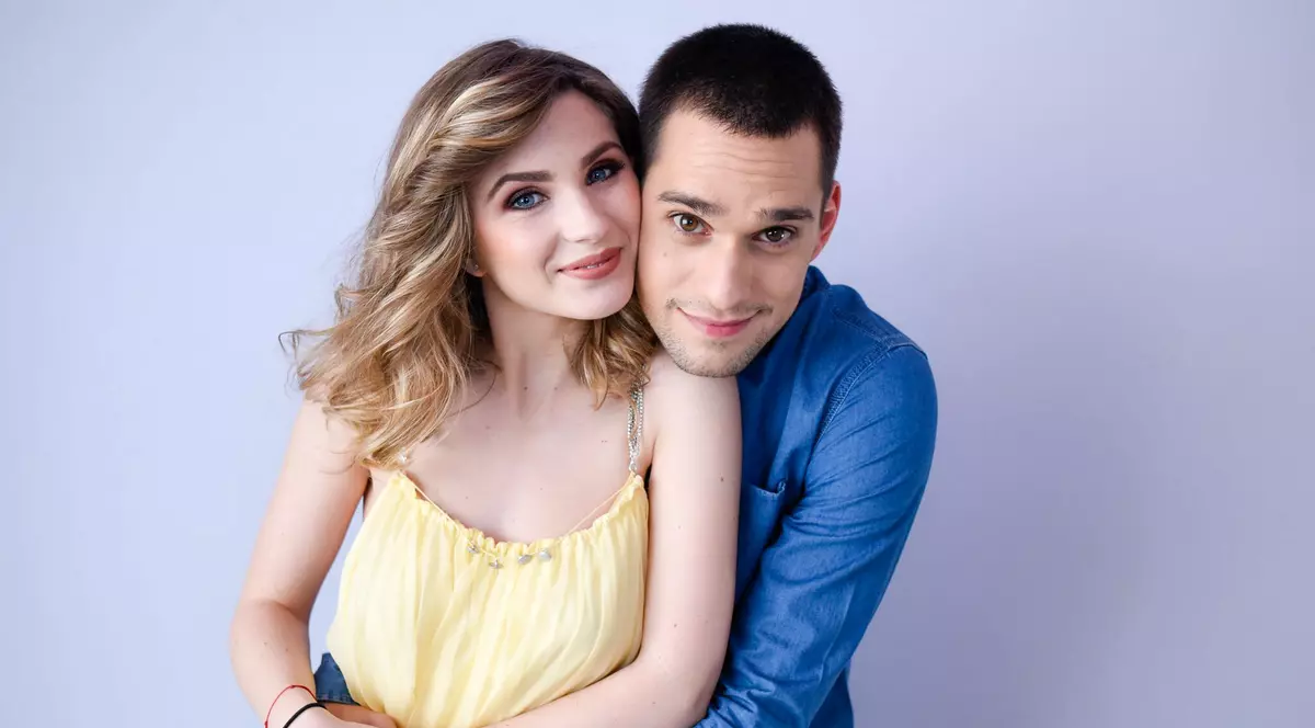 Criss și Vlad, din serialul "Când mama nu-i acasă", au aniversat 5 ani de relație. Cum au petrecut