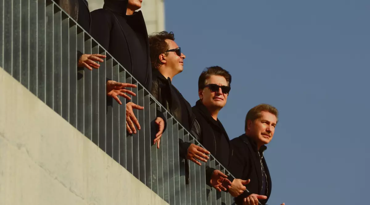 Holograf începe turneul Vedere de la Costinești