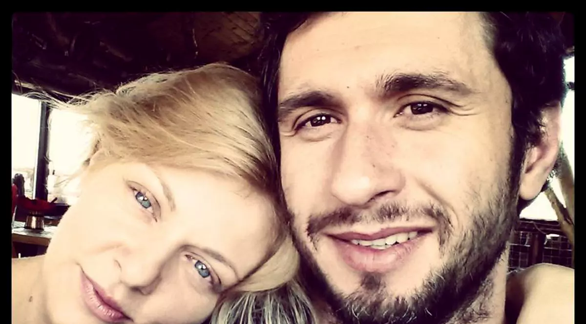 Dana Nălbaru dă detalii despre boala soțului ei, Dragoș Bucur. "M-a luat cu leșin"