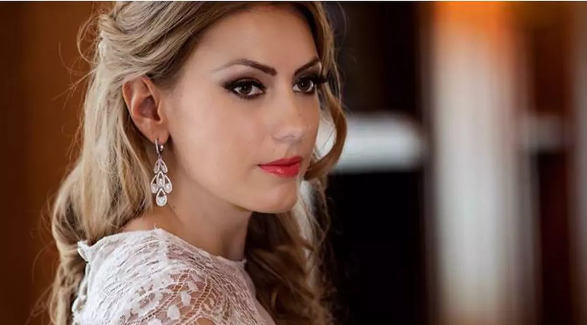 Roxana Dragomir, tânăra care a murit ca să-și nască fiica, va fi înmormântată vineri. Durere, în loc de mărțișoare pentru familia îndoliată din Vrancea