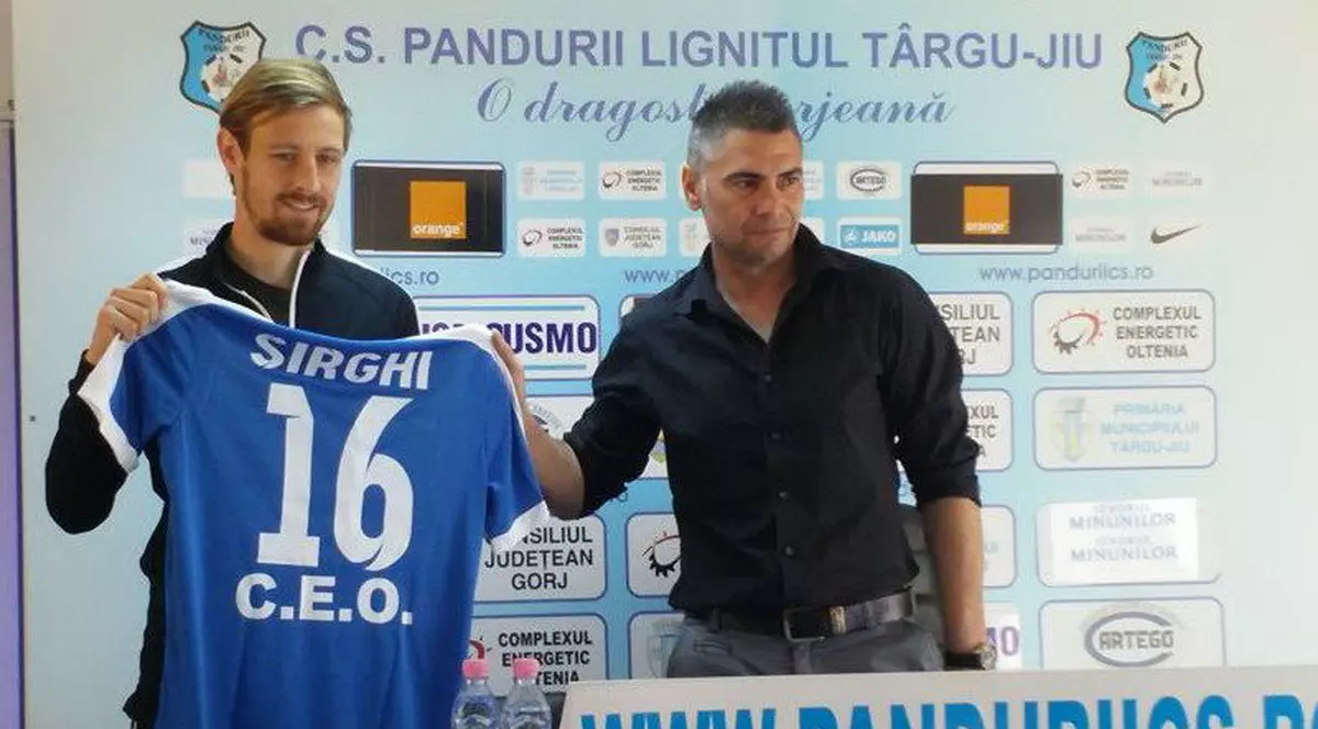 Pandurii Târgu Jiu l-a achiziţionat pe fundaşul Cristian Sîrghi