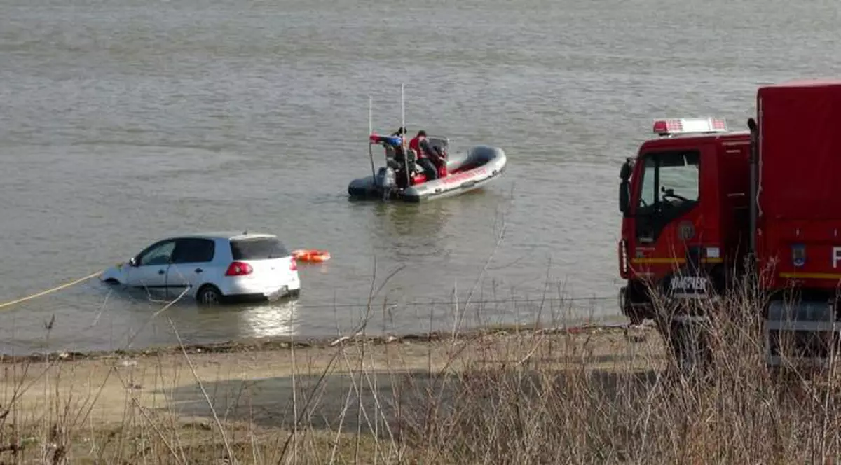 A fost găsit și băiatul din mașina care a plonjat în Dunăre