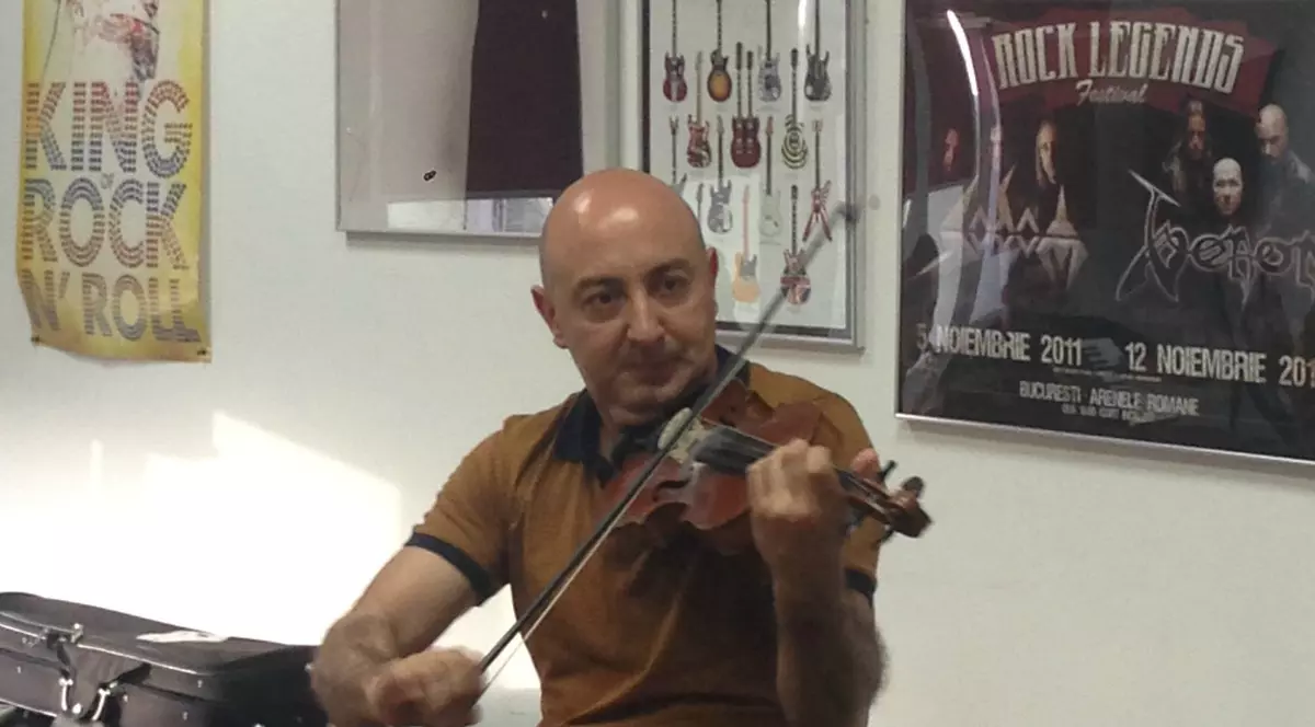 Suferința nu se mai sfârșește pentru un artist român. La scurt timp după ce și-a înhumat mama, și-a pierdut și tatăl!