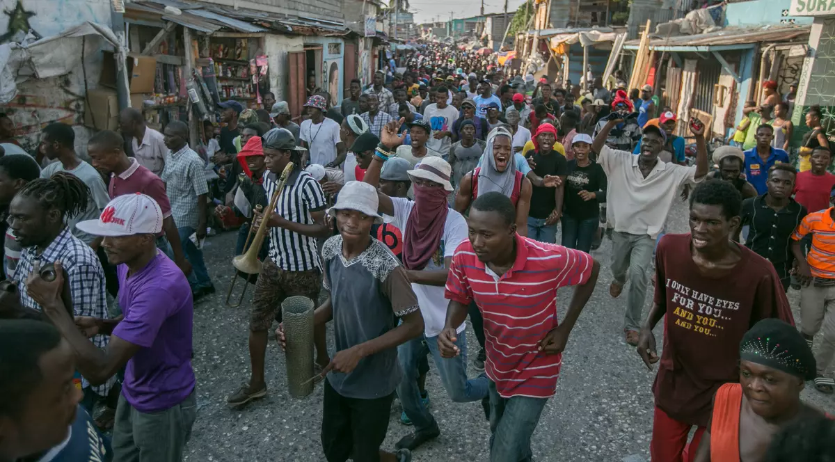 Tragedie rutieră în Haiti: Un șofer a ucis 34 de oameni, după ce a fugit de la un alt accident