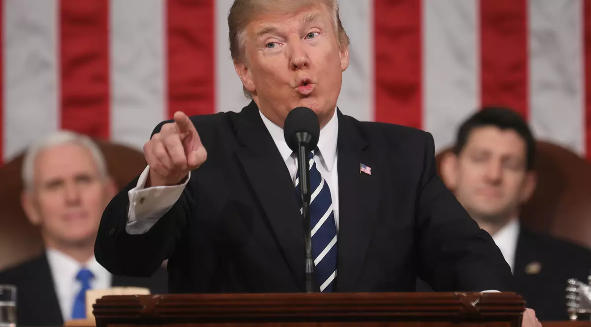 Obamacare rămâne în vigoare. Proiectul de schimbare a legii asigurărilor medicale, retras la cererea lui Trump