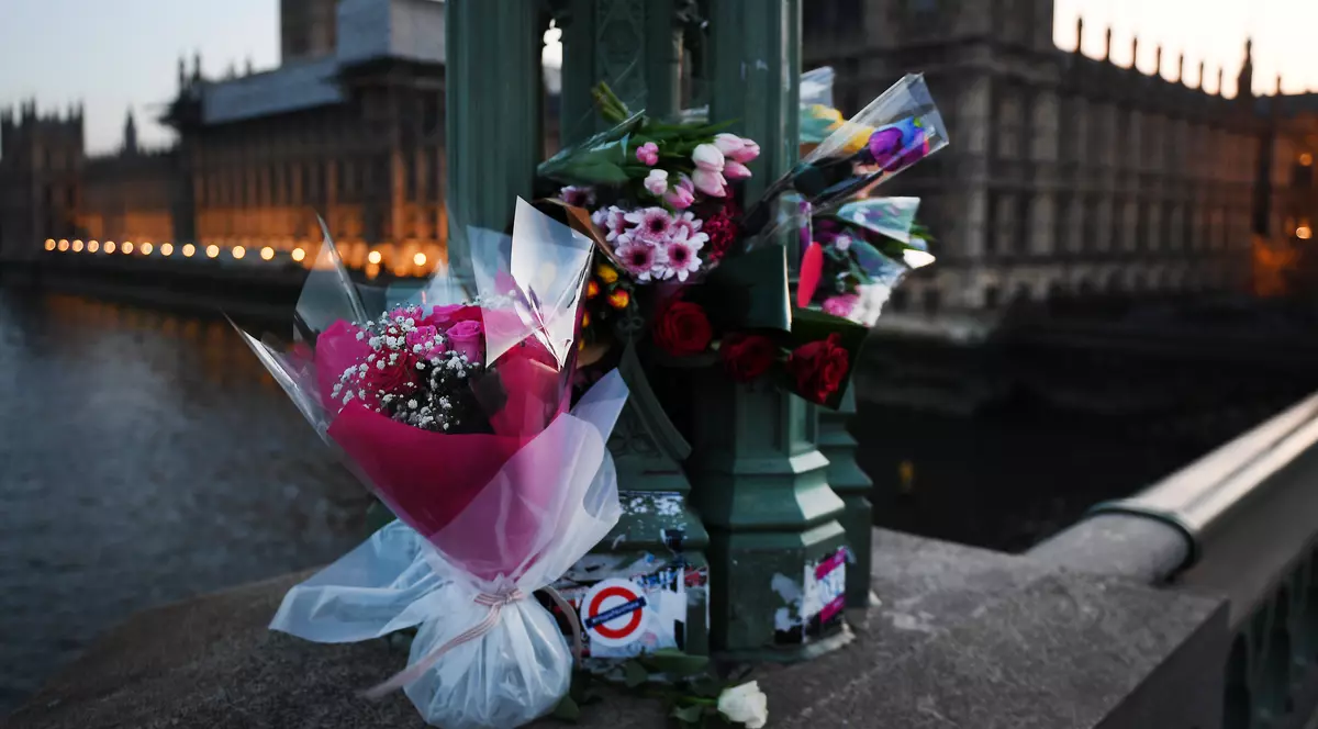 Atentat în Londra | Khalid Masood a intrat cu peste 120 de km/h în oamenii aflați pe podul Westminster