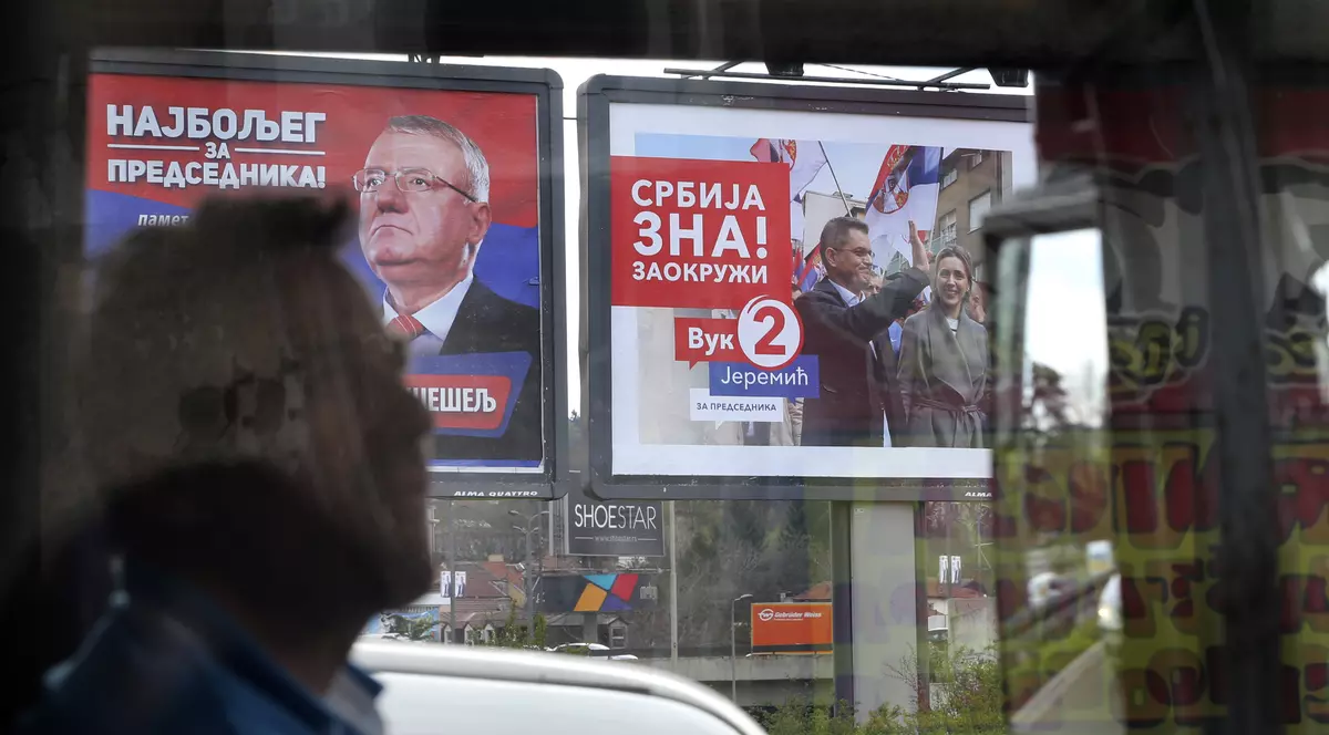 Candidatul neortodox la alegerile din Serbia. Un student s-a înscris în cursa electorală în glumă, iar acum e pe locul doi în sondaje