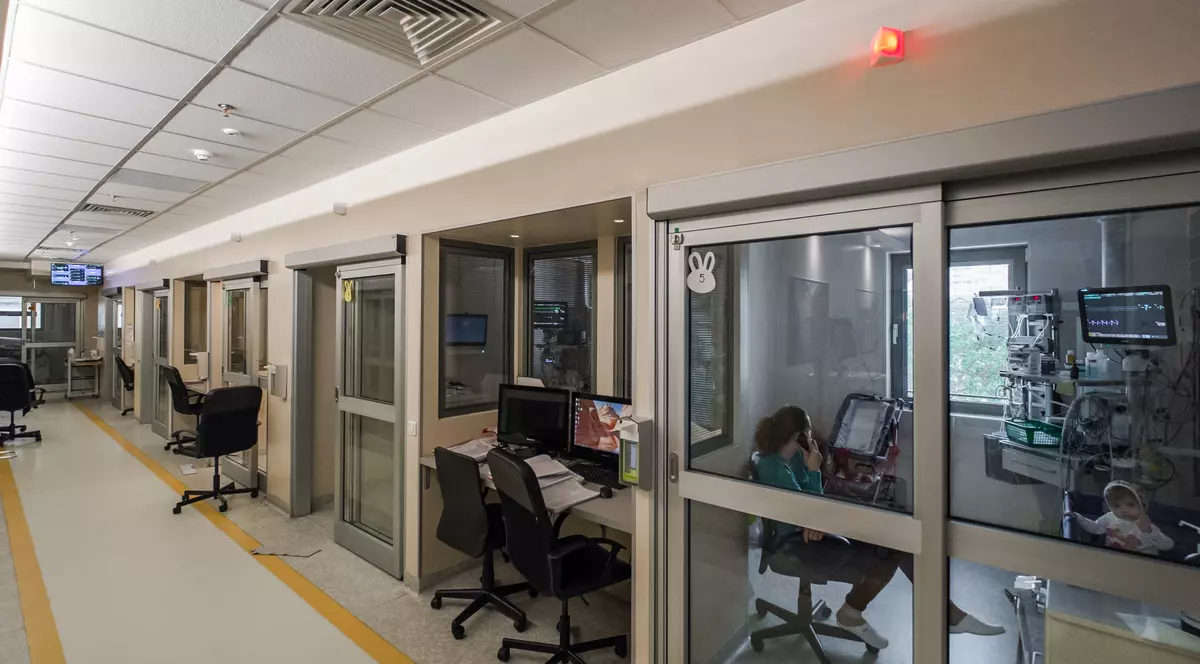 Medic agresat la Spitalul „Marie Curie” de tatăl unui copil, nemulțumit de diagnostic. Agresorul va fi cercetat sub control judiciar