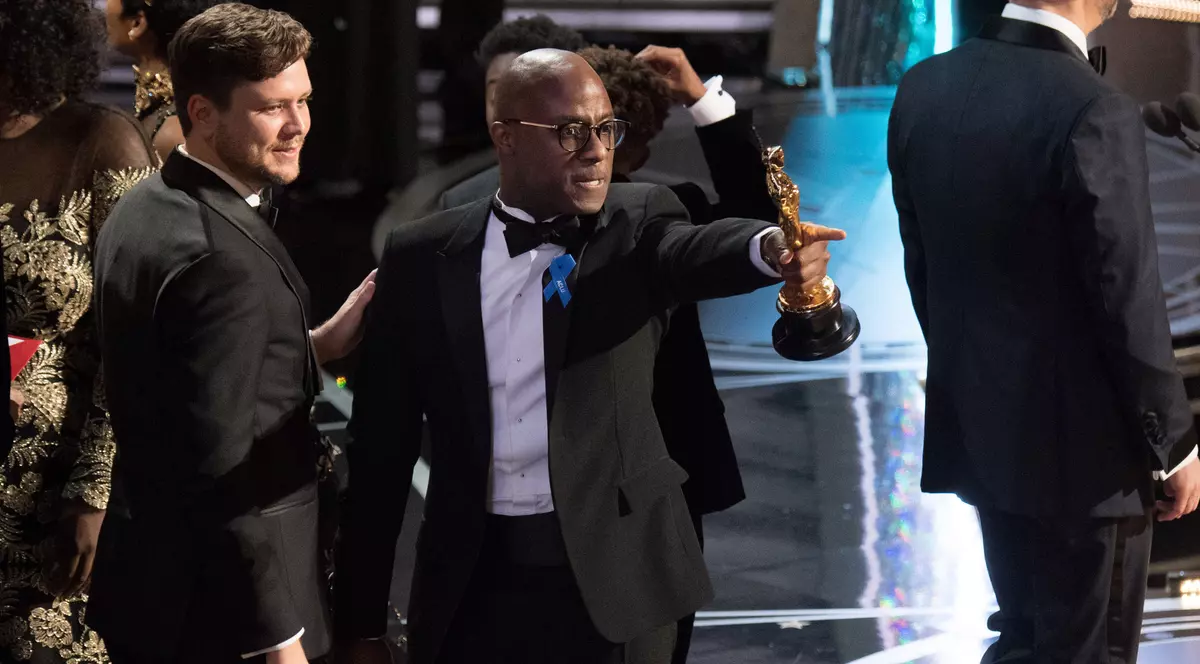 Barry Jenkins, la acceptarea premiului pentru cel mai bun film după gafa lui Warren Beatty
