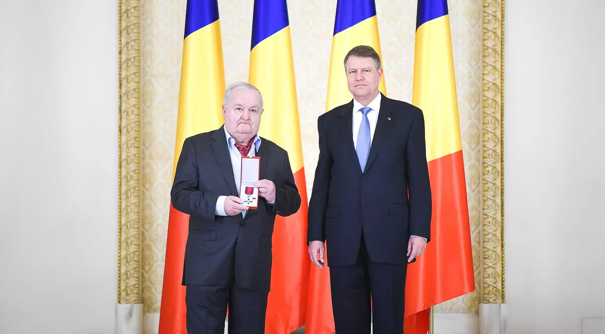 Cristian Țopescu, decorat de președintele Iohannis