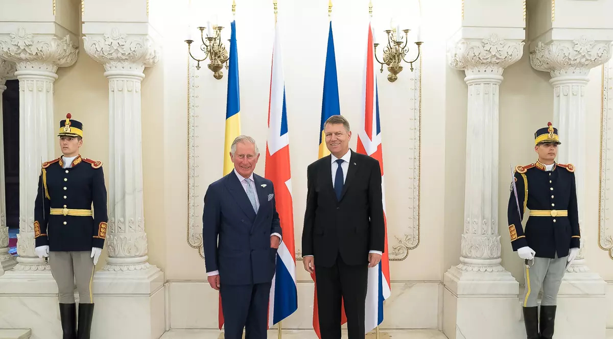 Președintele Iohannis îl decorează miercuri pe Prințul Charles