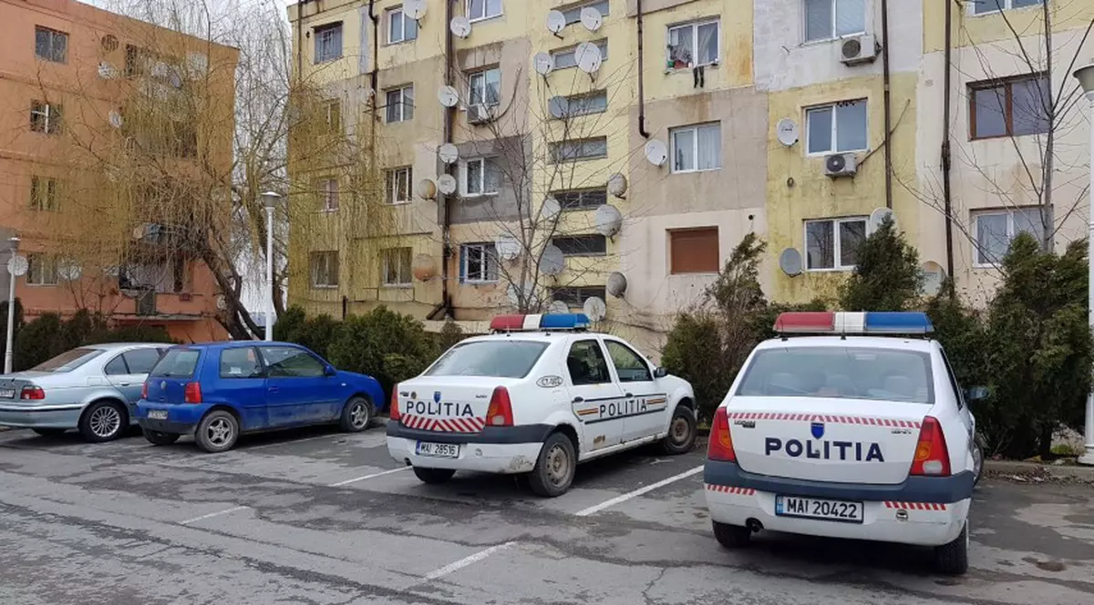 Două persoane au făst găsite moarte într-un bloc din Agigea