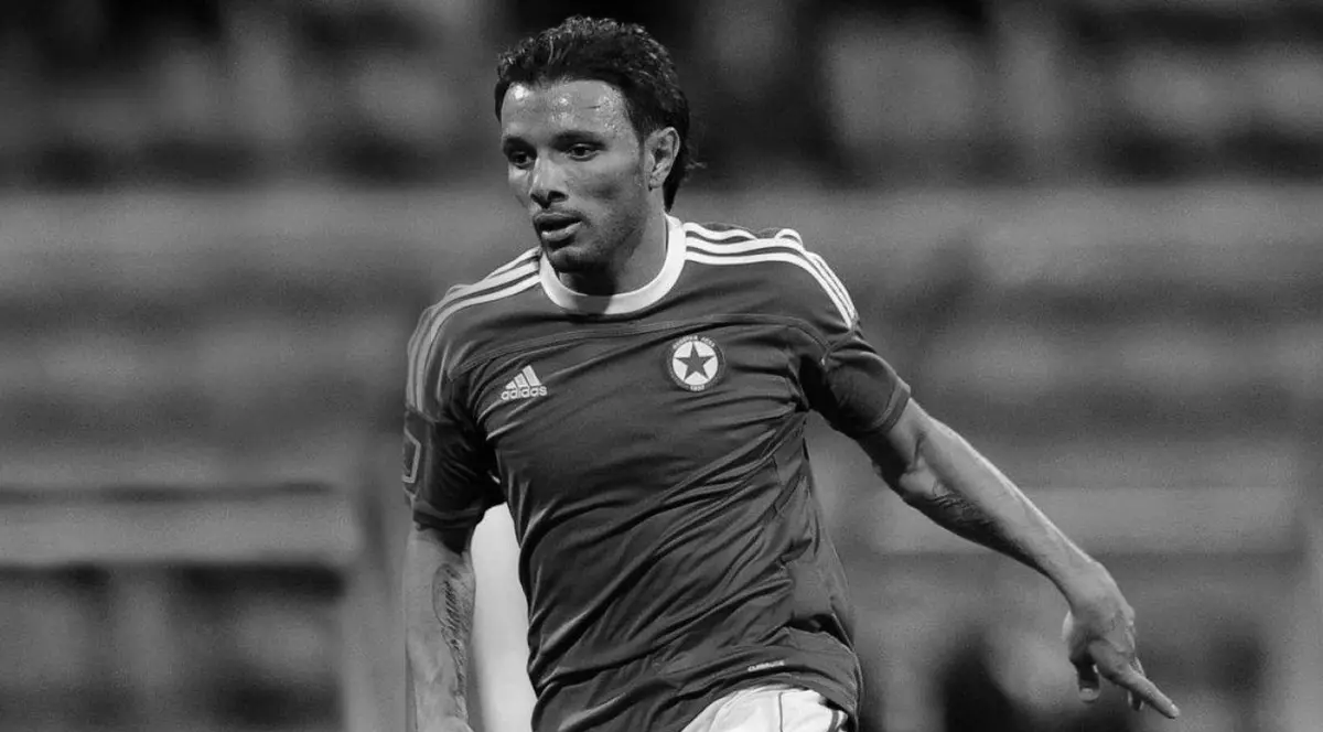 Fotbalistul algerian Touati a murit