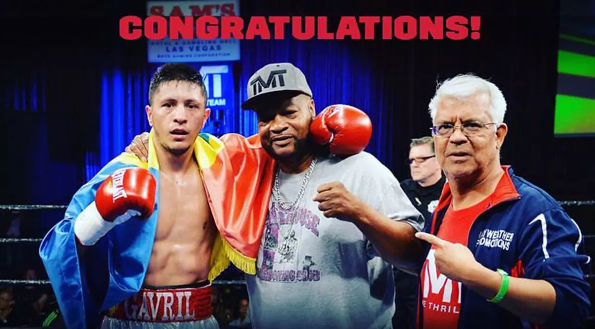 Pugilistul român Ronald Gavril, a 18-a victorie. ”Fulgerul” reprezentat de agenția lui Mayweather a bătut un mexican | VIDEO