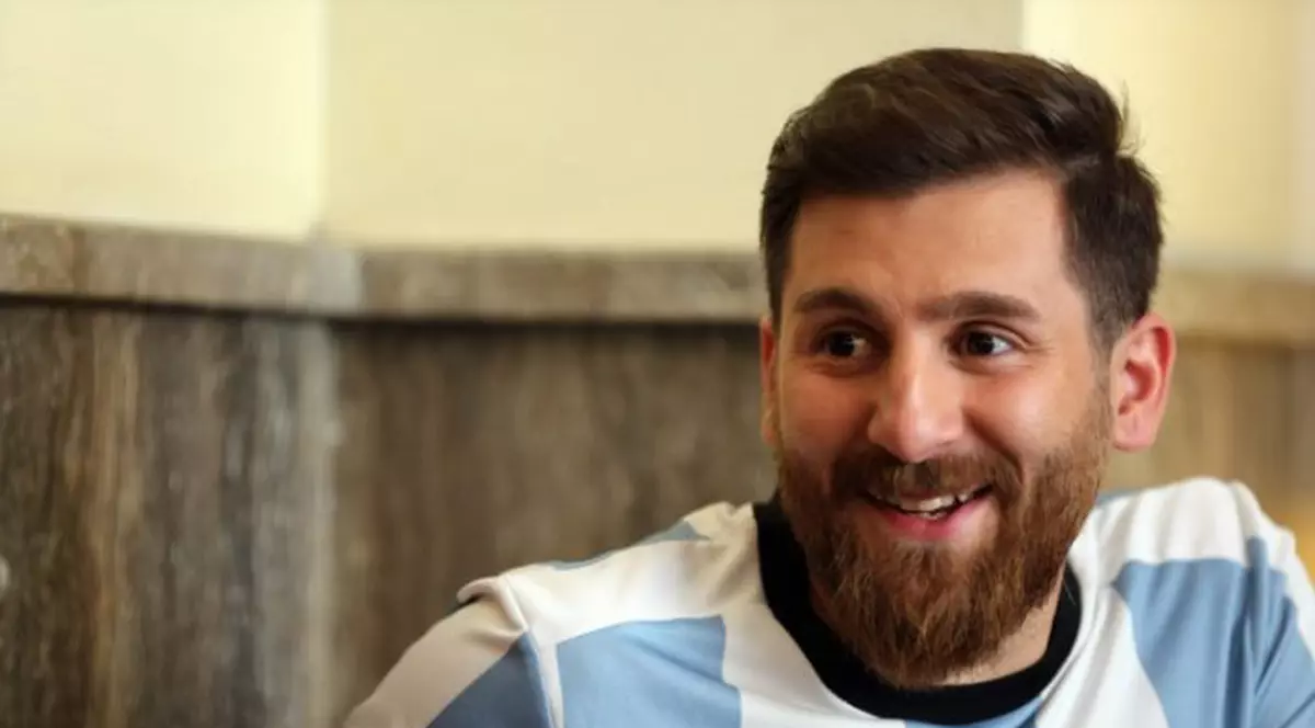 A apărut sosia lui Messi. A apărut sosia lui Messi. Un iranian e ”fratele geamăn” al megastarului argentinian de la FC Barcelona